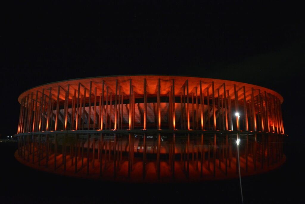 Brasília ilumina monumentos contra exploração infantojuvenil