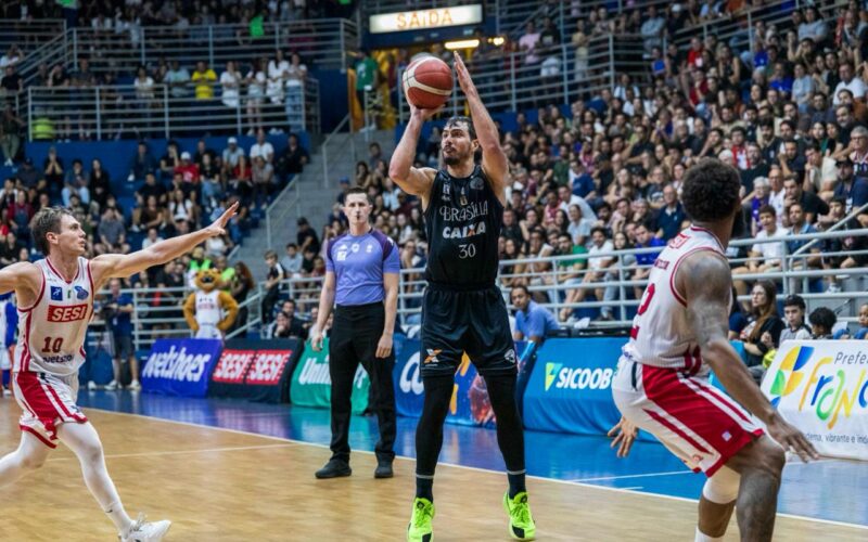Brasília vence Franca fora e força jogo 5 no NBB
