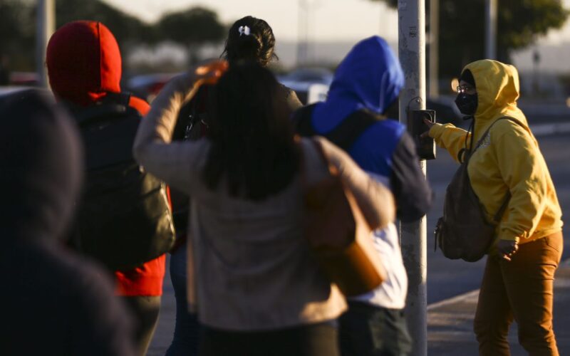 Frente fria e instabilidade trazem temporais e ventos fortes ao Brasil