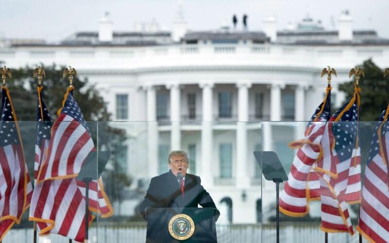 Governo Trump usa tiroteio para justificar salão de baile na Casa Branca