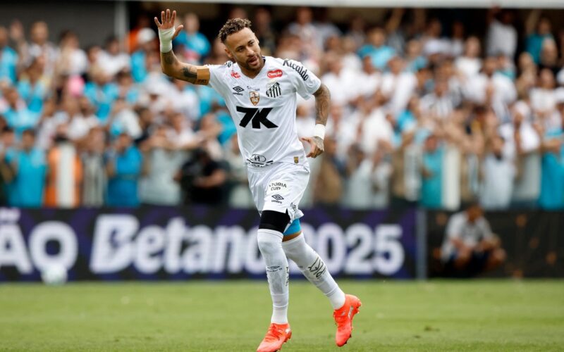 Neymar marca na despedida da Vila e Santos vence Bragantino