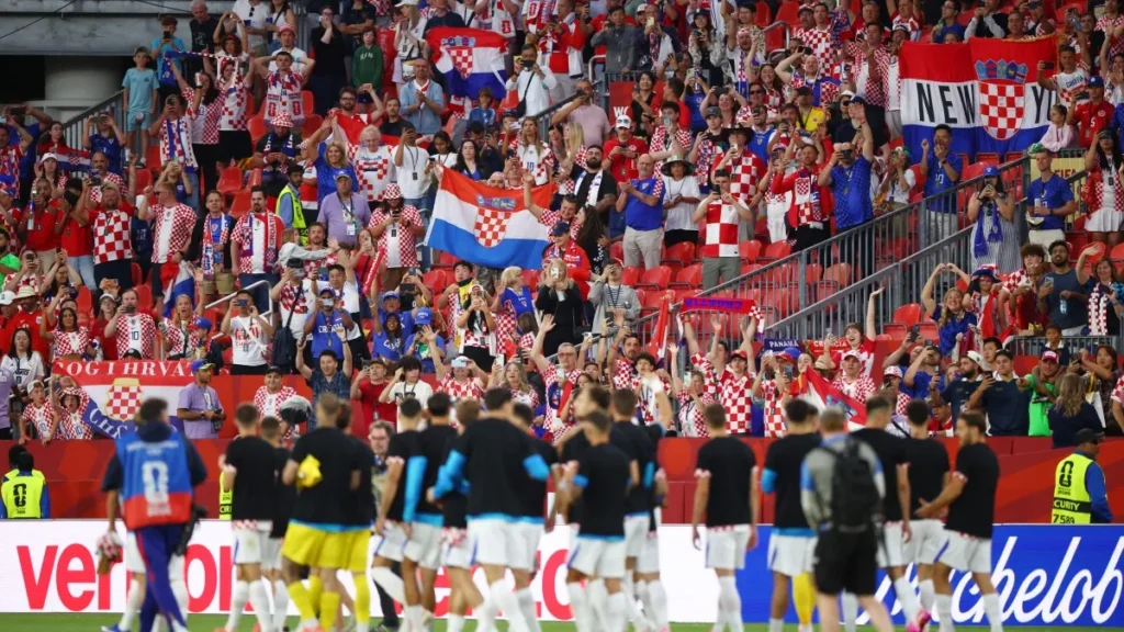 Croácia vence Panamá e segue viva na Copa