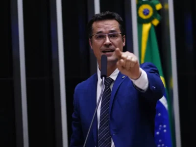 Deltan Dallagnol cogita lançar esposa ao Senado se tiver candidatura barrada