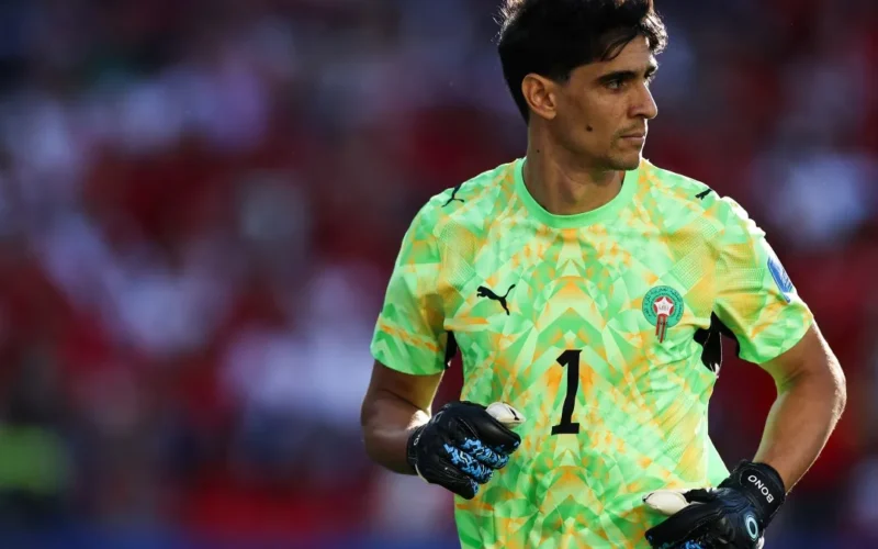 Bono recusou Canadá e enfrenta país natal na Copa