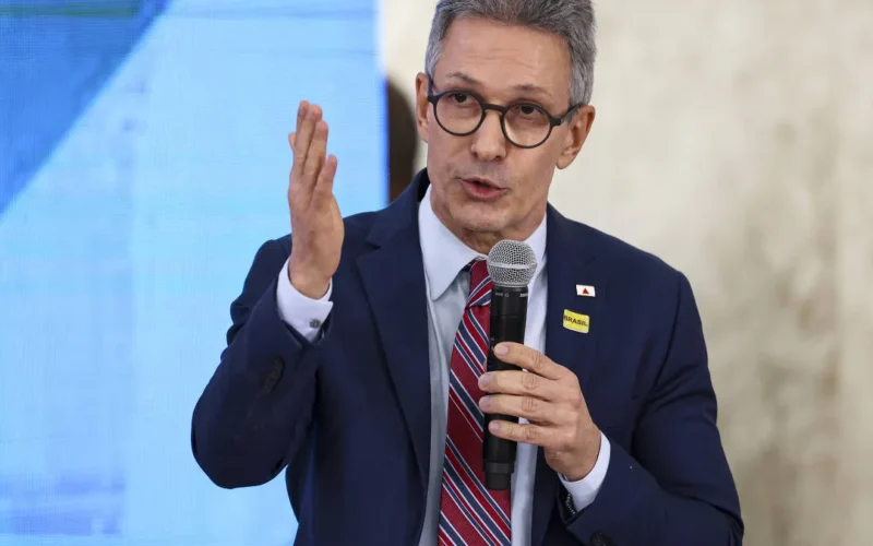 Zema defende voto impresso como complemento à urna