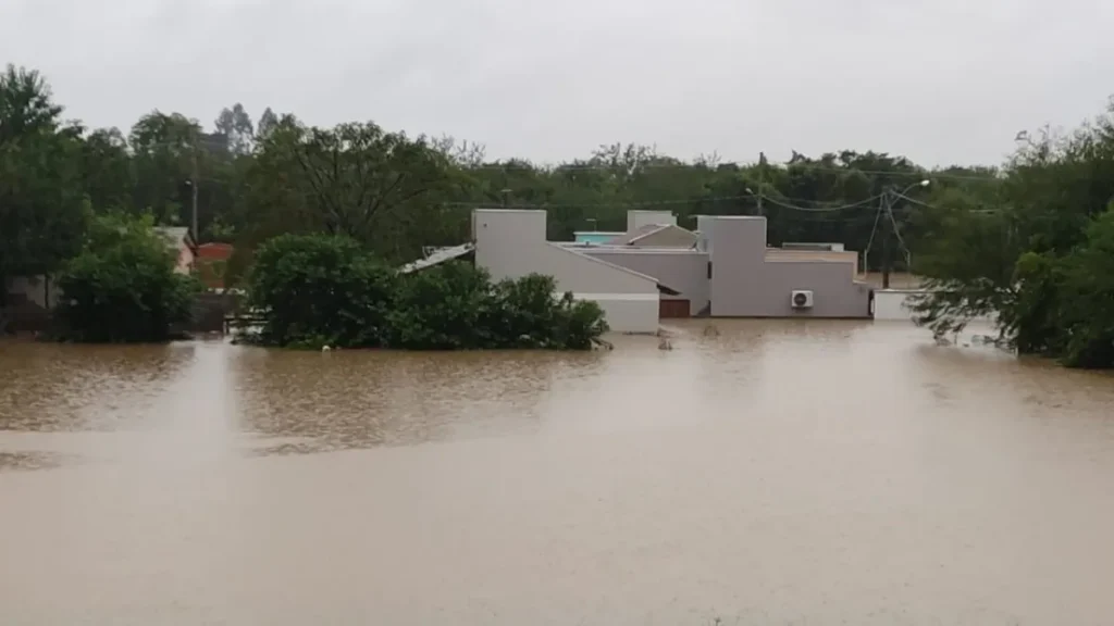 Chuva no RS: 1.207 desabrigados e 194 cidades afetadas