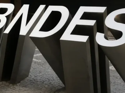 BNDES aprova R$20 bi para renovar frota de ônibus e caminhões