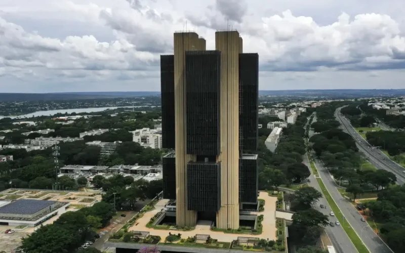 BC reduz Selic a 14% e completa quarto corte seguido