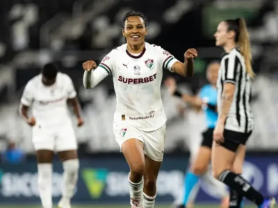 Fluminense vence Botafogo e segue vivo na briga pelo G-8