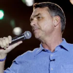 Flávio chama Lula de irresponsável por tarifaço dos EUA